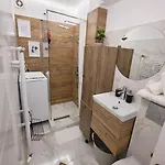 Apartment Illy's Cozy Free Parking & Self Check-in *