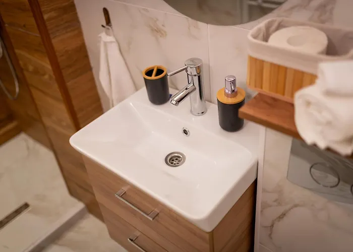 Apartment Illy's Cozy Free Parking & Self Check-in *